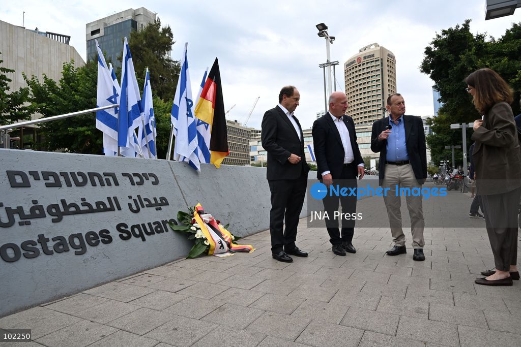 TEL AVIV, ISRAEL, OCTOBER 6, 2026: Tel Aviv-Yafo Mayor Ron Huldai, Berlin Governing Mayor Kai Wegner and German Ambassador to Israel Alexander Graf Lambsdorff lay a memorial wreath at Hostages Square in Tel Aviv ahead of the third anniversary of the October 7, 2023 attacks. Wegner is visiting Israel from October 6 to 8 for meetings and commemorative events aimed at strengthening ties between Berlin and Tel Aviv. Photo by Paulina Patimer / JNA Press. (Photo by Paulina Patimer/JNA Press via Nexpher Images)