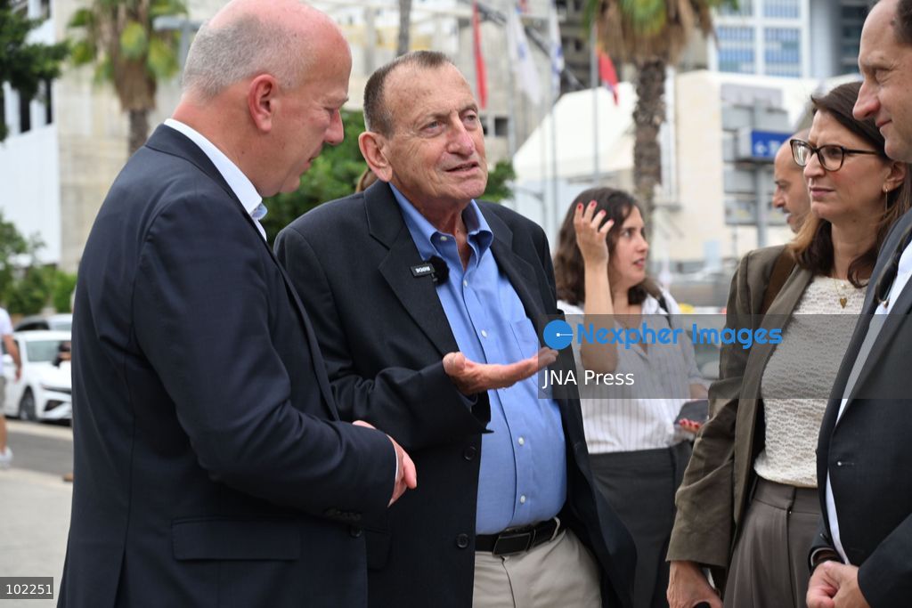 TEL AVIV, ISRAEL, OCTOBER 6, 2026: Tel Aviv-Yafo Mayor Ron Huldai, Berlin Governing Mayor Kai Wegner and German Ambassador to Israel Alexander Graf Lambsdorff lay a memorial wreath at Hostages Square in Tel Aviv ahead of the third anniversary of the October 7, 2023 attacks. Wegner is visiting Israel from October 6 to 8 for meetings and commemorative events aimed at strengthening ties between Berlin and Tel Aviv. Photo by Paulina Patimer / JNA Press. (Photo by Paulina Patimer/JNA Press via Nexpher Images)