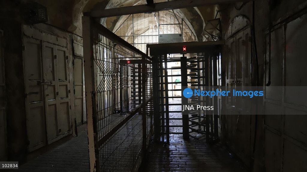 HEBRON, PALESTINE – OCTOBER 7, 2026: Israeli forces closed the Ibrahimi Mosque in the city of Hebron, preventing worshippers and local residents from accessing the site, coinciding with the anniversary of October 7. Israeli forces imposed heightened security measures around the mosque and Hebron’s Old City, restricting movement and preventing worshippers from reaching the religious site. The Ibrahimi Mosque is one of Hebron’s most prominent religious and historical landmarks and is located in the Old City, an area that has repeatedly been subject to movement restrictions and security measures. The closure affected access to the mosque during a period of heightened security measures in Hebron. Photo by Tariq Khamayseh / JNA Press. (Photo by Tariq Hamed Khamayseh/JNA Press via Nexpher Images)