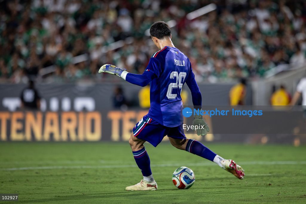 Goalkeeper Álex Padilla #29 of Mexico national team clears the ball during the International Friendly football match between Mexico and Chile at Los Angeles Memorial Coliseum on October 6, 2026 in Pasadena, California. (Photo by Arturo Cordero / Eyepix Group) (Photo by Arturo Cordero / Eyepix Group/Eyepix via Nexpher Images)