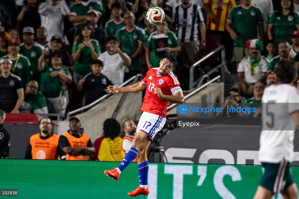 Gabriel Suazo #17 of Chile national team heads the ball during the International Friendly football match between Mexico and Chile at Los Angeles Memorial Coliseum on October 6, 2026 in Pasadena, California. (Photo by Arturo Cordero / Eyepix Group) (Photo by Arturo Cordero / Eyepix Group/Eyepix via Nexpher Images)