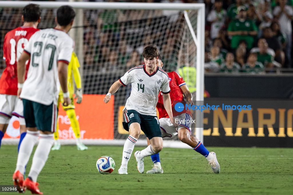 Armando González #14 of Mexico national team controls the ball during the International Friendly football match between Mexico and Chile at Los Angeles Memorial Coliseum on October 6, 2026 in Pasadena, California. (Photo by Arturo Cordero / Eyepix Group) (Photo by Arturo Cordero / Eyepix Group/Eyepix via Nexpher Images)