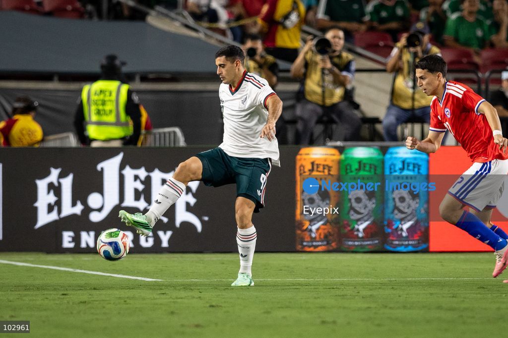 Germán Berterame #9  of Mexico national team controls the ball during the International Friendly football match between Mexico and Chile at Los Angeles Memorial Coliseum on October 6, 2026 in Pasadena, California. (Photo by Arturo Cordero / Eyepix Group) (Photo by Arturo Cordero / Eyepix Group/Eyepix via Nexpher Images)