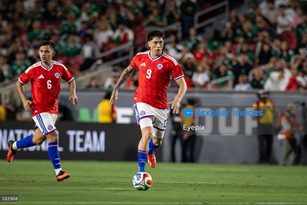 Maximiliano Gutiérrez #9 of Chile national team runs with the ball during the International Friendly football match between Mexico and Chile at Los Angeles Memorial Coliseum on October 6, 2026 in Pasadena, California. (Photo by Arturo Cordero / Eyepix Group) (Photo by Arturo Cordero / Eyepix Group/Eyepix via Nexpher Images)