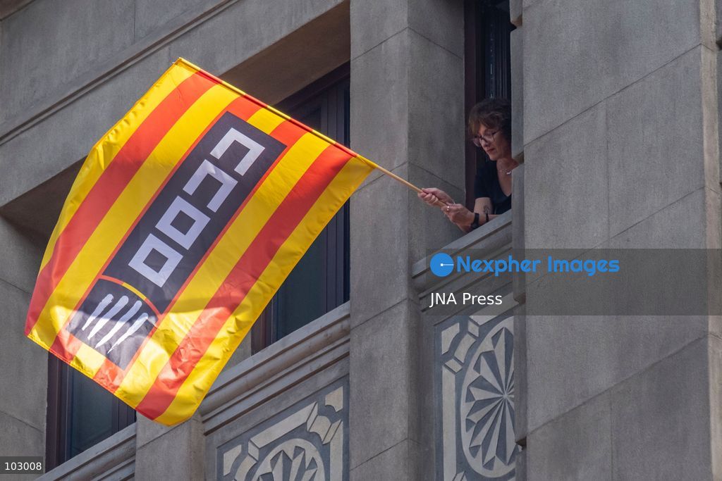 BARCELONA, SPAIN, OCTOBER 7, 2026: Social services workers march through Barcelona demanding improved working conditions, equal pay and a single collective bargaining agreement for the sector. The demonstration proceeded from Parc de la Ciutadella to the headquarters of Catalan employers' association Foment del Treball. Organizing unions say the sector, which provides services to around two million people, is currently covered by 17 separate collective agreements and faces precarious working conditions and stalled negotiations over their renewal. Photo by Miguel Galmes / JNA Press. (Photo by Miguel Galmés/JNA Press via Nexpher Images)