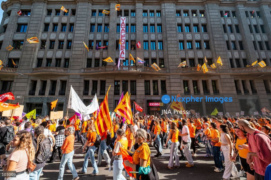 BARCELONA, SPAIN, OCTOBER 7, 2026: Social services workers march through Barcelona demanding improved working conditions, equal pay and a single collective bargaining agreement for the sector. The demonstration proceeded from Parc de la Ciutadella to the headquarters of Catalan employers' association Foment del Treball. Organizing unions say the sector, which provides services to around two million people, is currently covered by 17 separate collective agreements and faces precarious working conditions and stalled negotiations over their renewal. Photo by Miguel Galmes / JNA Press. (Photo by Miguel Galmés/JNA Press via Nexpher Images)