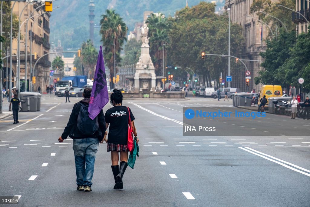 BARCELONA, SPAIN, OCTOBER 7, 2026: Social services workers march through Barcelona demanding improved working conditions, equal pay and a single collective bargaining agreement for the sector. The demonstration proceeded from Parc de la Ciutadella to the headquarters of Catalan employers' association Foment del Treball. Organizing unions say the sector, which provides services to around two million people, is currently covered by 17 separate collective agreements and faces precarious working conditions and stalled negotiations over their renewal. Photo by Miguel Galmes / JNA Press. (Photo by Miguel Galmés/JNA Press via Nexpher Images)