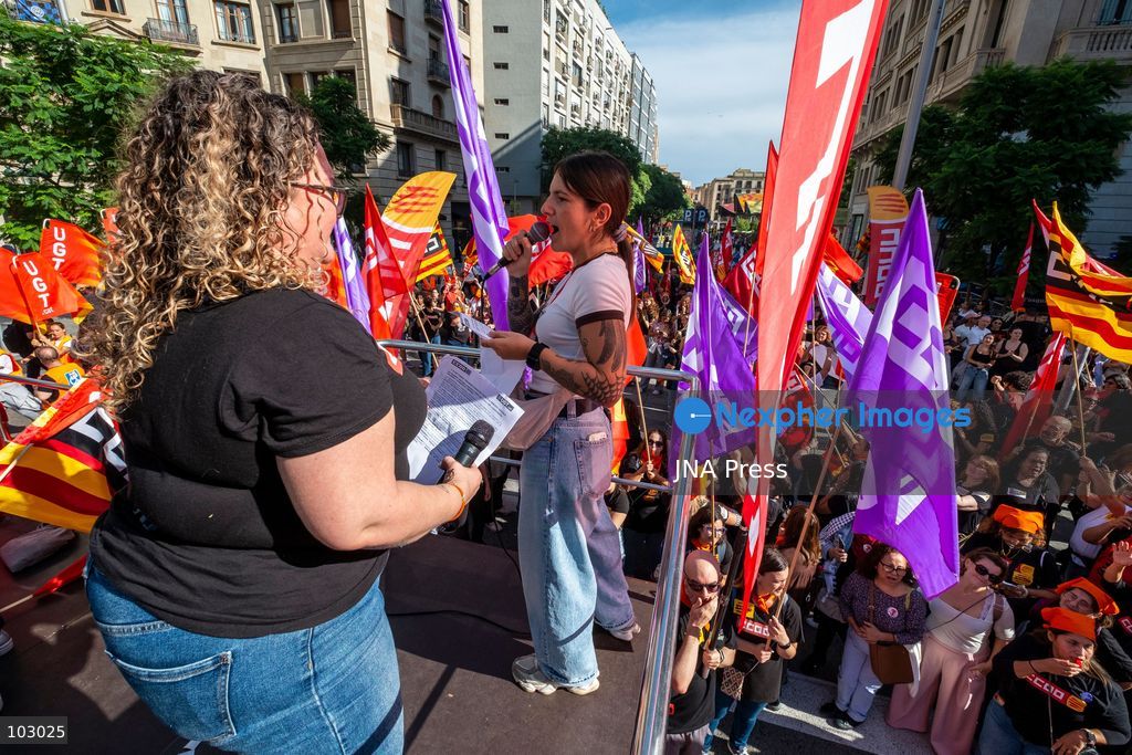 BARCELONA, SPAIN, OCTOBER 7, 2026: Social services workers march through Barcelona demanding improved working conditions, equal pay and a single collective bargaining agreement for the sector. The demonstration proceeded from Parc de la Ciutadella to the headquarters of Catalan employers' association Foment del Treball. Organizing unions say the sector, which provides services to around two million people, is currently covered by 17 separate collective agreements and faces precarious working conditions and stalled negotiations over their renewal. Photo by Miguel Galmes / JNA Press. (Photo by Miguel Galmés/JNA Press via Nexpher Images)