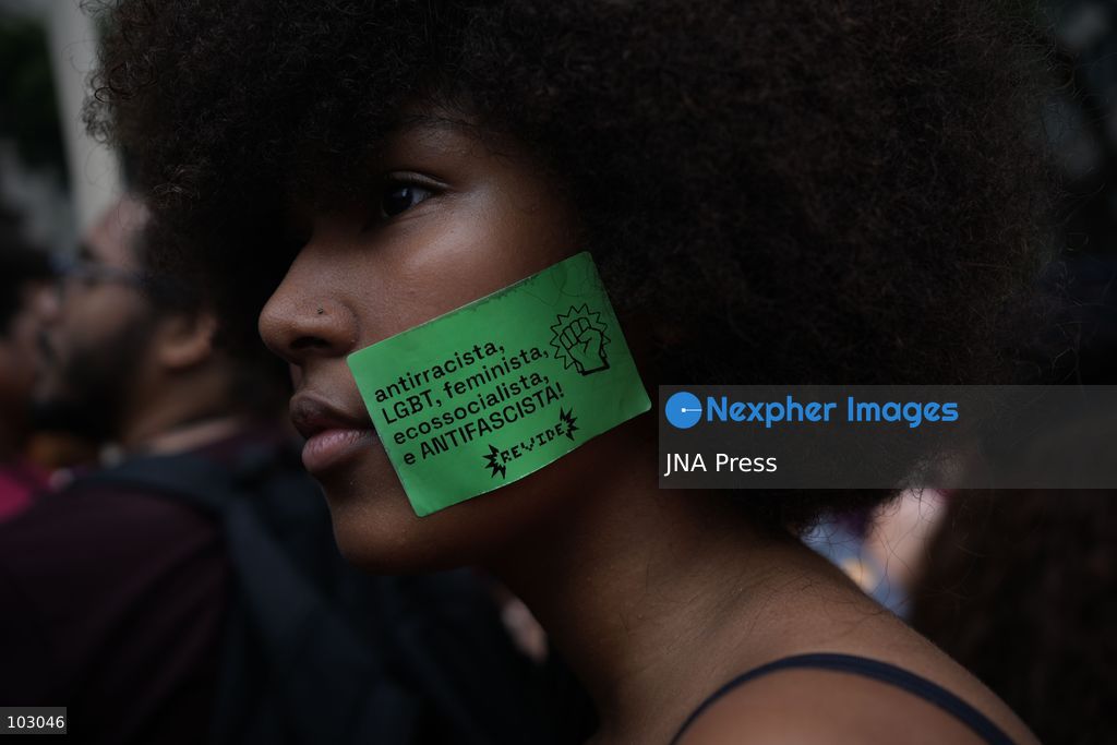 RIO DE JANEIRO, BRAZIL, OCTOBER 7, 2026: Students, youth organizations and activists march through central Rio de Janeiro in support of President Luiz Inacio Lula da Silva and against presidential candidate Flavio Bolsonaro ahead of Brazil's presidential runoff. Demonstrators marched from Candelaria to Cinelandia carrying pro-Lula and anti-far-right banners while calling for the defense of democracy, public education and student rights. Lula and Bolsonaro will face each other in the second round of the presidential election on October 25. Photo: Mariana Greif / JNA PRESS (Photo by Mariana Greif/JNA Press via Nexpher Images)