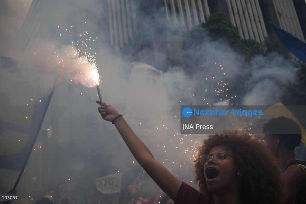 RIO DE JANEIRO, BRAZIL, OCTOBER 7, 2026: Students, youth organizations and activists march through central Rio de Janeiro in support of President Luiz Inacio Lula da Silva and against presidential candidate Flavio Bolsonaro ahead of Brazil's presidential runoff. Demonstrators marched from Candelaria to Cinelandia carrying pro-Lula and anti-far-right banners while calling for the defense of democracy, public education and student rights. Lula and Bolsonaro will face each other in the second round of the presidential election on October 25. Photo: Mariana Greif / JNA PRESS (Photo by Mariana Greif/JNA Press via Nexpher Images)