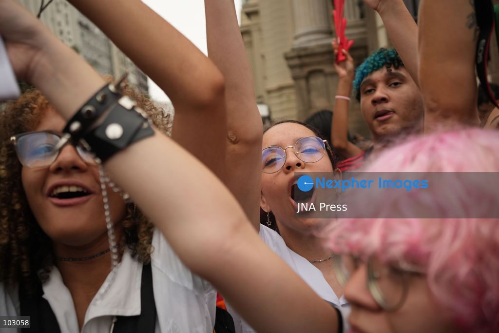 RIO DE JANEIRO, BRAZIL, OCTOBER 7, 2026: Students, youth organizations and activists march through central Rio de Janeiro in support of President Luiz Inacio Lula da Silva and against presidential candidate Flavio Bolsonaro ahead of Brazil's presidential runoff. Demonstrators marched from Candelaria to Cinelandia carrying pro-Lula and anti-far-right banners while calling for the defense of democracy, public education and student rights. Lula and Bolsonaro will face each other in the second round of the presidential election on October 25. Photo: Mariana Greif / JNA PRESS (Photo by Mariana Greif/JNA Press via Nexpher Images)