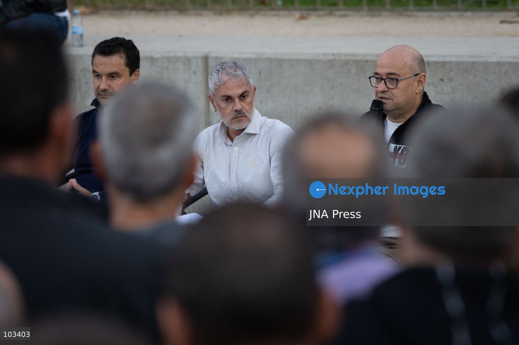 MADRID, SPAIN, OCTOBER 9, 2026: Representatives of Rayo Vallecano supporters’ groups hold a press conference at Parque Juan Jose Garcia Espartero in Madrid under the slogan “SOS Rayo – Salvemos al Rayo” (Save Rayo), raising concerns about the football club’s current situation and calling for measures to protect its future. Jota Vaquerizo and representatives of the Federacion de Penas and Plataforma ADRV participated in the event, highlighting supporters’ demands and their campaign for the club. Photo by Adrian Duran / JNA Press. (Photo by Adrián Durán Mediano/JNA Press via Nexpher Images)