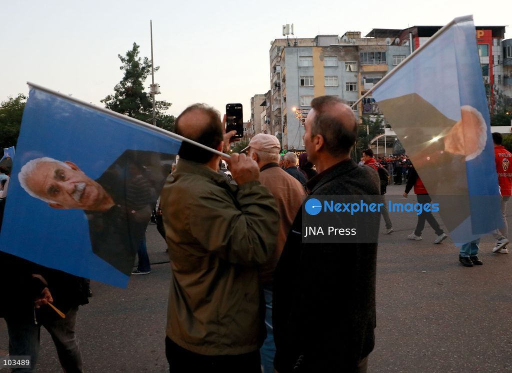DIYARBAKIR, TURKEY, OCTOBER 9, 2026: Hundreds of demonstrators march through Diyarbakir during a protest organized by the pro-Kurdish DEM Party, calling for the release of imprisoned Kurdistan Workers’ Party (PKK) leader Abdullah Ocalan. Participants carried banners and chanted slogans demanding his freedom amid ongoing efforts to advance a peace process between the Turkish government and the PKK following the group’s announcement that it would lay down its arms. Photo by Ensar Ozdemir / JNA Press. (Photo by Ensar Ozdemir/JNA Press via Nexpher Images)