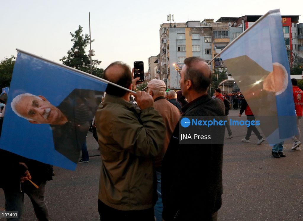 DIYARBAKIR, TURKEY, OCTOBER 9, 2026: Hundreds of demonstrators march through Diyarbakir during a protest organized by the pro-Kurdish DEM Party, calling for the release of imprisoned Kurdistan Workers’ Party (PKK) leader Abdullah Ocalan. Participants carried banners and chanted slogans demanding his freedom amid ongoing efforts to advance a peace process between the Turkish government and the PKK following the group’s announcement that it would lay down its arms. Photo by Ensar Ozdemir / JNA Press. (Photo by Ensar Ozdemir/JNA Press via Nexpher Images)