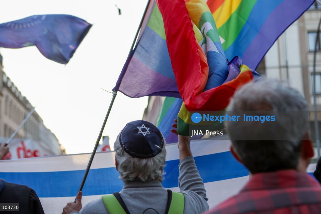 BERLIN, GERMANY, OCTOBER 10, 2026: Thousands of demonstrators take part in the United4Palestine rally under the slogan “No Peace on Stolen Land” in Berlin. Police estimated that around 3,500 people participated in the demonstration, which took place amid extensive security measures and a large police presence. Pro-Israeli counter-protests were also held nearby, with participants expressing opposing views on the Israeli-Palestinian conflict. Photo by Maria Castro / JNA Press. (Photo by Maria Castro/JNA Press via Nexpher Images)