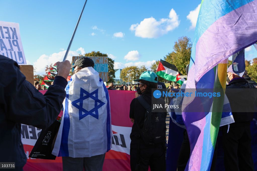 BERLIN, GERMANY, OCTOBER 10, 2026: Thousands of demonstrators take part in the United4Palestine rally under the slogan “No Peace on Stolen Land” in Berlin. Police estimated that around 3,500 people participated in the demonstration, which took place amid extensive security measures and a large police presence. Pro-Israeli counter-protests were also held nearby, with participants expressing opposing views on the Israeli-Palestinian conflict. Photo by Maria Castro / JNA Press. (Photo by Maria Castro/JNA Press via Nexpher Images)