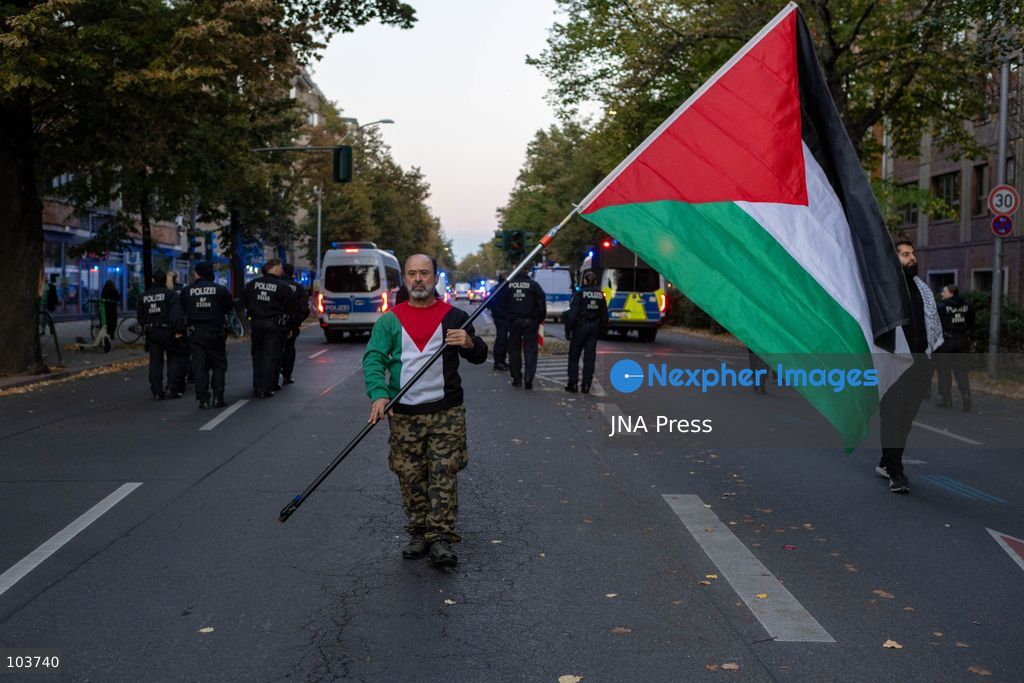 BERLIN, GERMANY, OCTOBER 10, 2026: Thousands of demonstrators take part in the United4Palestine rally under the slogan “No Peace on Stolen Land” in Berlin. Police estimated that around 3,500 people participated in the demonstration, which took place amid extensive security measures and a large police presence. Pro-Israeli counter-protests were also held nearby, with participants expressing opposing views on the Israeli-Palestinian conflict. Photo by Maria Castro / JNA Press. (Photo by Maria Castro/JNA Press via Nexpher Images)