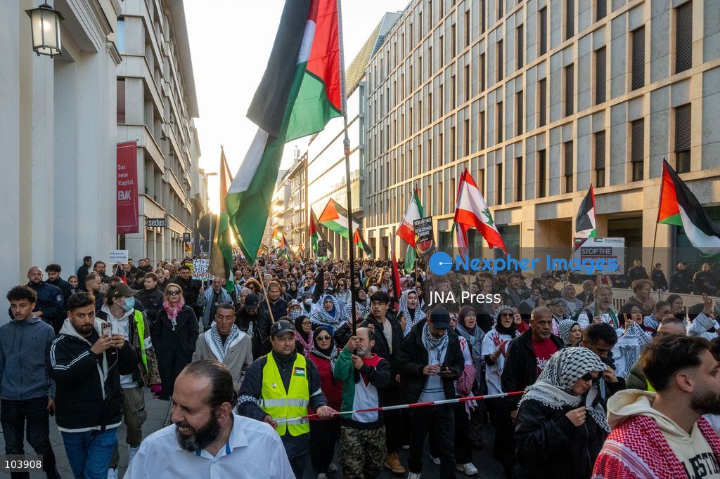 BERLIN, GERMANY, OCTOBER 10, 2026: Thousands of pro-Palestinian demonstrators march through central Berlin during the United4Palestine rally under the slogan "No Peace on Stolen Land." Protesters called for an end to the Israeli occupation of Palestinian territories and demanded that Germany end its political and military support for Israel. Organizers estimated attendance at 20,000 people, while Berlin police reported approximately 3,500 participants. Smaller pro-Israel counter-demonstrations were also held in the German capital amid a significant police presence. Photo by Jess Flom / JNA Press. (Photo by jess flom/JNA Press via Nexpher Images)