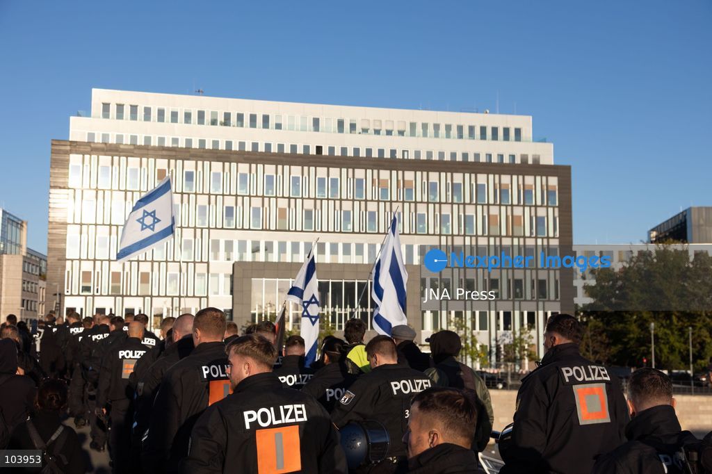 BERLIN, GERMANY, OCTOBER 10, 2026: Pro-Palestinian demonstrators march through Berlin calling for Palestinian rights and an end to the Israeli occupation. Supporters of Israel were also present as the demonstration moved through the German capital. Photo by Somaya Abdelrahman / JNA Press. (Photo by Somaya Abdelrahman/JNA Press via Nexpher Images)
