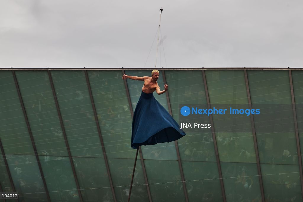 MEXICO CITY, MEXICO, OCTOBER 10, 2026: Performers from French company Gratte Ciel present "RoZeo," an acrobatic and musical performance, during the National Autonomous University of Mexico (UNAM) Cultural Festival in Mexico City. The outdoor production features performers suspended on tall flexible poles, combining movement, acrobatics and music as part of the university's cultural program. Photo by Juan Perez / JNA Press. (Photo by Juan Perez Puente/JNA Press via Nexpher Images)