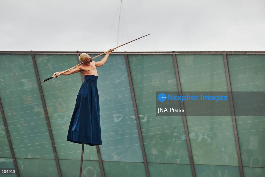 MEXICO CITY, MEXICO, OCTOBER 10, 2026: Performers from French company Gratte Ciel present "RoZeo," an acrobatic and musical performance, during the National Autonomous University of Mexico (UNAM) Cultural Festival in Mexico City. The outdoor production features performers suspended on tall flexible poles, combining movement, acrobatics and music as part of the university's cultural program. Photo by Juan Perez / JNA Press. (Photo by Juan Perez Puente/JNA Press via Nexpher Images)