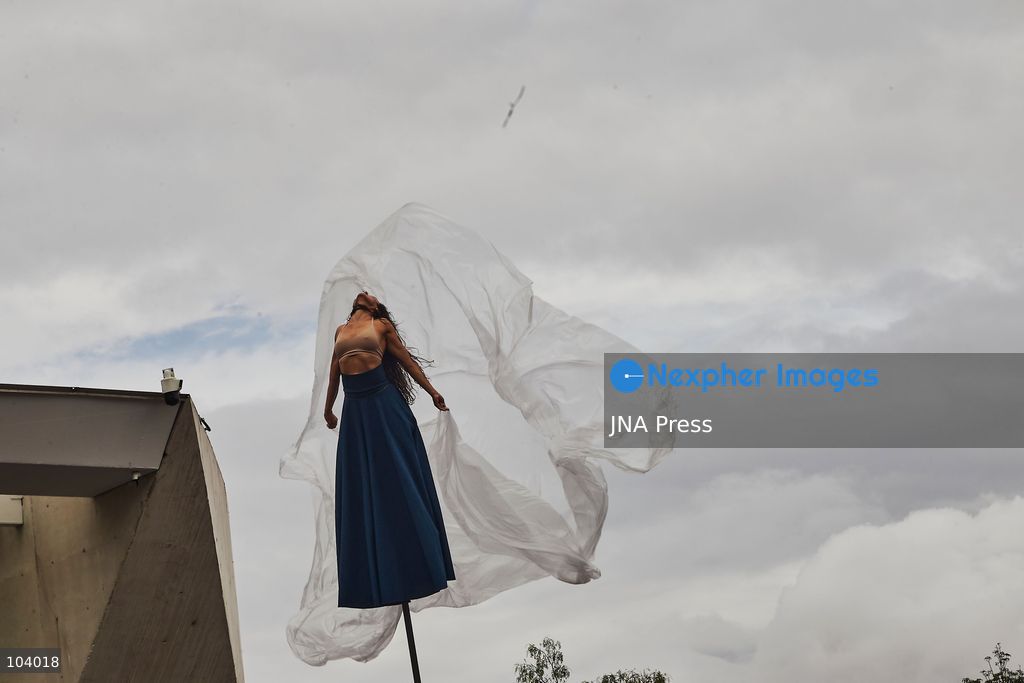 MEXICO CITY, MEXICO, OCTOBER 10, 2026: Performers from French company Gratte Ciel present "RoZeo," an acrobatic and musical performance, during the National Autonomous University of Mexico (UNAM) Cultural Festival in Mexico City. The outdoor production features performers suspended on tall flexible poles, combining movement, acrobatics and music as part of the university's cultural program. Photo by Juan Perez / JNA Press. (Photo by Juan Perez Puente/JNA Press via Nexpher Images)