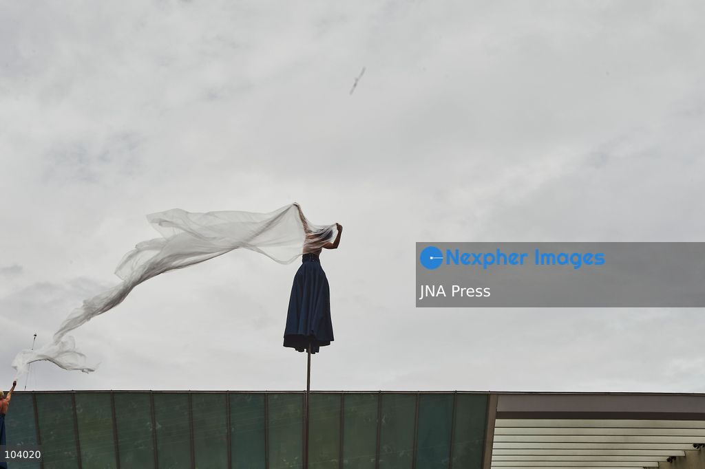 MEXICO CITY, MEXICO, OCTOBER 10, 2026: Performers from French company Gratte Ciel present "RoZeo," an acrobatic and musical performance, during the National Autonomous University of Mexico (UNAM) Cultural Festival in Mexico City. The outdoor production features performers suspended on tall flexible poles, combining movement, acrobatics and music as part of the university's cultural program. Photo by Juan Perez / JNA Press. (Photo by Juan Perez Puente/JNA Press via Nexpher Images)