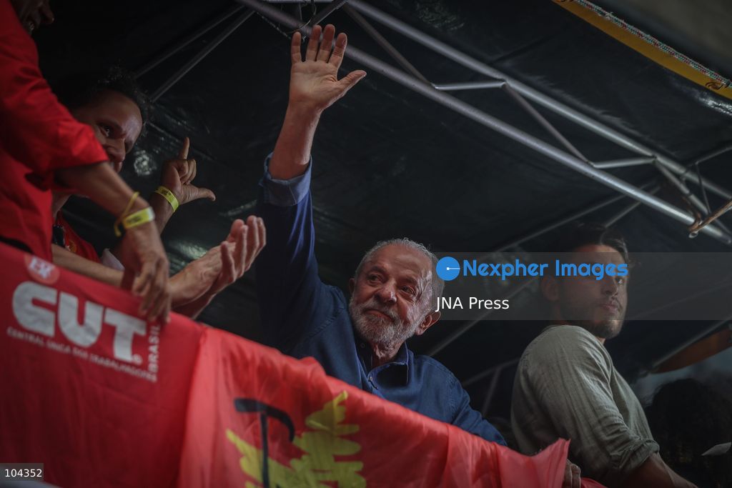 SAO PAULO, BRAZIL, OCTOBER 11, 2026: Students and supporters of Brazilian President Luiz Inacio Lula da Silva demonstrate on Avenida Paulista in Sao Paulo against presidential candidate Flavio Bolsonaro and in support of Lula's re-election. The rally comes ahead of the presidential runoff between Lula and Bolsonaro scheduled for October 25. Photo by Felioe Iruata / JNA Press. (Photo by Felipe iruatã/JNA Press via Nexpher Images)