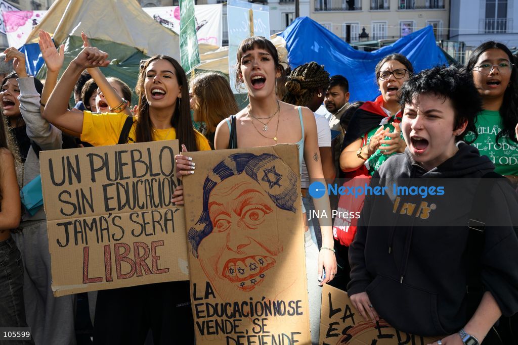 MADRID, SPAIN, OCTOBER 14, 2026: Students and teachers gather at Puerta del Sol in central Madrid to demand better funding and improved conditions in public education. The demonstration coincides with the start of an indefinite strike called by education unions representing non-university teachers across the Madrid region. Photo by Tomas Calle / JNA Press. (Photo by Tomas Calle/JNA Press via Nexpher Images)