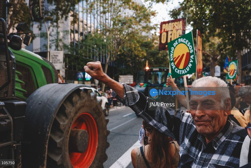 BARCELONA, SPAIN, OCTOBER 14, 2026: Farmers drive tractors through Barcelona during a protest demanding measures to address rising fuel and production costs and the difficulties facing Catalonia’s agricultural sector. Demonstrators also raise concerns over agricultural trade policy, including the EU-Mercosur agreement. Photo by David Gonzalez / JNA Press. (Photo by David Arumà Gonzalez/JNA Press via Nexpher Images)
