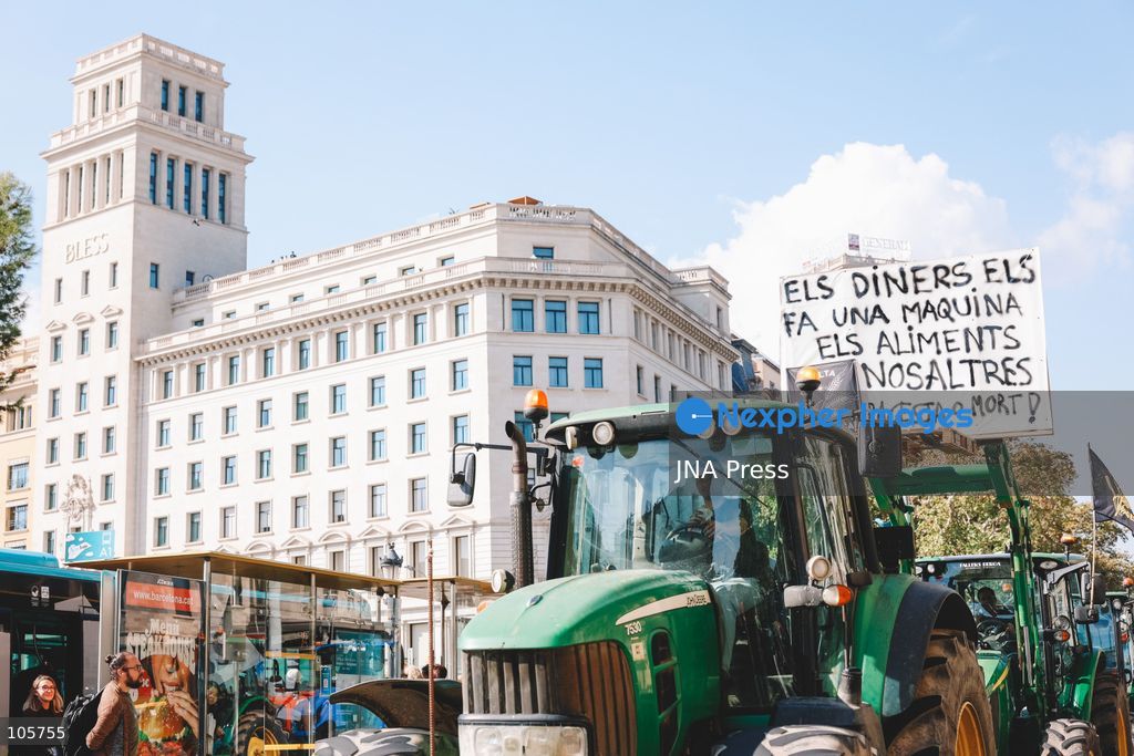 BARCELONA, SPAIN, OCTOBER 14, 2026: Farmers drive tractors through Barcelona during a protest demanding measures to address rising fuel and production costs and the difficulties facing Catalonia’s agricultural sector. Demonstrators also raise concerns over agricultural trade policy, including the EU-Mercosur agreement. Photo by David Gonzalez / JNA Press. (Photo by David Arumà Gonzalez/JNA Press via Nexpher Images)