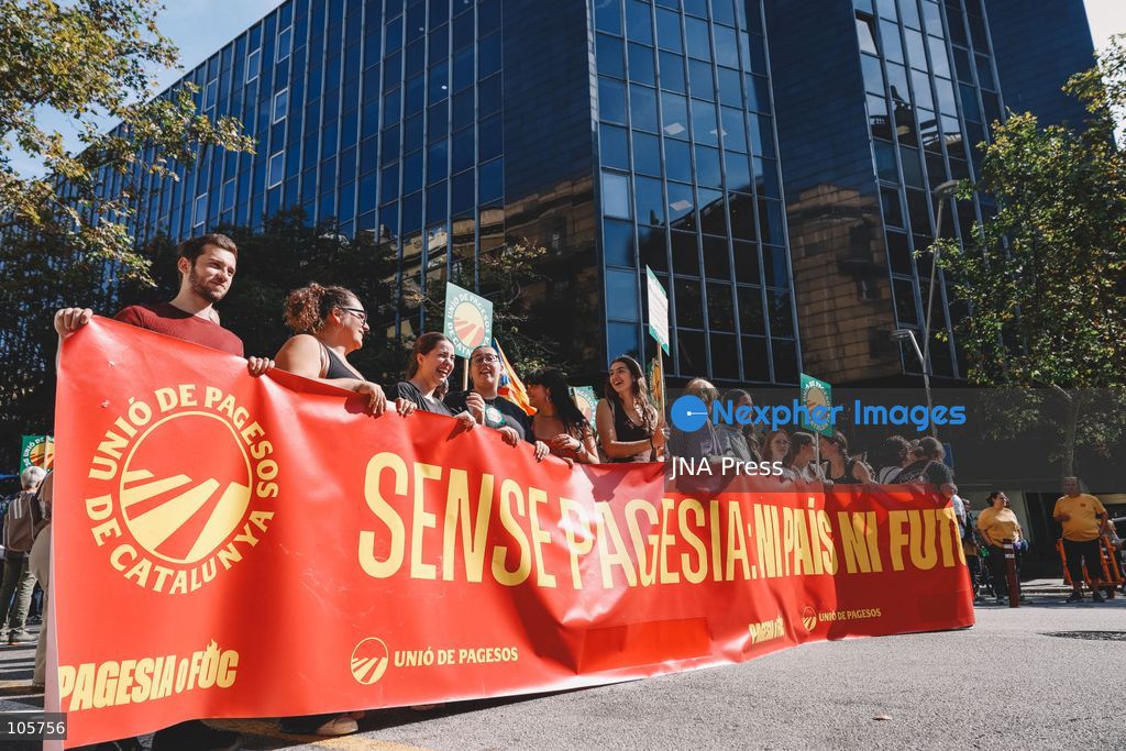 BARCELONA, SPAIN, OCTOBER 14, 2026: Farmers drive tractors through Barcelona during a protest demanding measures to address rising fuel and production costs and the difficulties facing Catalonia’s agricultural sector. Demonstrators also raise concerns over agricultural trade policy, including the EU-Mercosur agreement. Photo by David Gonzalez / JNA Press. (Photo by David Arumà Gonzalez/JNA Press via Nexpher Images)