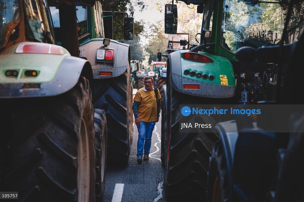 BARCELONA, SPAIN, OCTOBER 14, 2026: Farmers drive tractors through Barcelona during a protest demanding measures to address rising fuel and production costs and the difficulties facing Catalonia’s agricultural sector. Demonstrators also raise concerns over agricultural trade policy, including the EU-Mercosur agreement. Photo by David Gonzalez / JNA Press. (Photo by David Arumà Gonzalez/JNA Press via Nexpher Images)