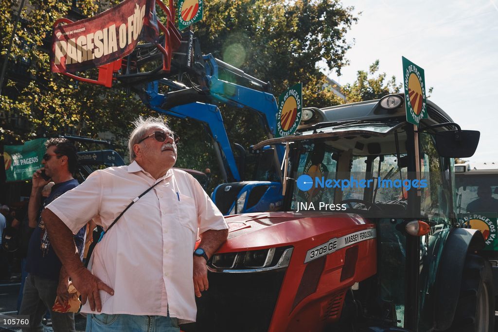 BARCELONA, SPAIN, OCTOBER 14, 2026: Farmers drive tractors through Barcelona during a protest demanding measures to address rising fuel and production costs and the difficulties facing Catalonia’s agricultural sector. Demonstrators also raise concerns over agricultural trade policy, including the EU-Mercosur agreement. Photo by David Gonzalez / JNA Press. (Photo by David Arumà Gonzalez/JNA Press via Nexpher Images)