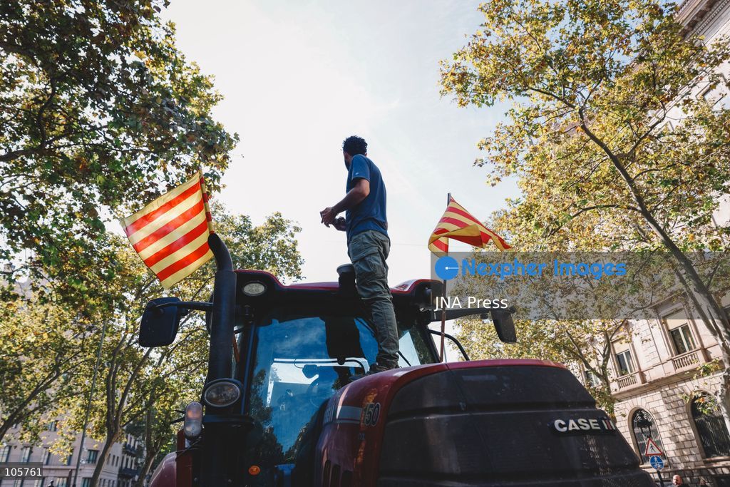 BARCELONA, SPAIN, OCTOBER 14, 2026: Farmers drive tractors through Barcelona during a protest demanding measures to address rising fuel and production costs and the difficulties facing Catalonia’s agricultural sector. Demonstrators also raise concerns over agricultural trade policy, including the EU-Mercosur agreement. Photo by David Gonzalez / JNA Press. (Photo by David Arumà Gonzalez/JNA Press via Nexpher Images)