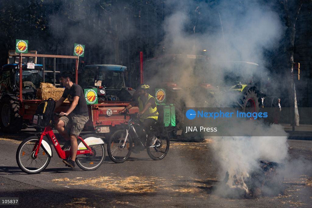 BARCELONA, SPAIN, OCTOBER 14, 2026: Catalan farmers drive tractors through central Barcelona during a demonstration demanding structural reforms and urgent financial support for the agricultural sector. Protesters call for measures to address rising fuel and production costs, drought and what they describe as insufficient government support. Photo by Marc Asensio Clupés / JNA Press. (Photo by Marc Asensio Clupes/JNA Press via Nexpher Images)