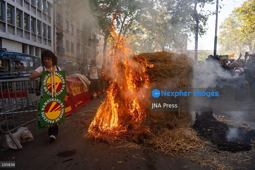 BARCELONA, SPAIN, OCTOBER 14, 2026: Catalan farmers drive tractors through central Barcelona during a demonstration demanding structural reforms and urgent financial support for the agricultural sector. Protesters call for measures to address rising fuel and production costs, drought and what they describe as insufficient government support. Photo by Marc Asensio Clupés / JNA Press. (Photo by Marc Asensio Clupes/JNA Press via Nexpher Images)