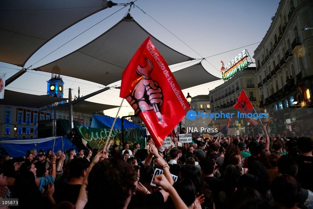 MADRID, SPAIN, OCTOBER 14, 2026: Teachers and students march through Madrid demanding better funding and improved conditions in public education. The demonstration takes place on the first day of an indefinite strike by non-university teachers across the Madrid region, with university staff and students joining a one-day solidarity stoppage. Photo by Mario Moron / JNA Press. (Photo by Mario Morón/JNA Press via Nexpher Images)
