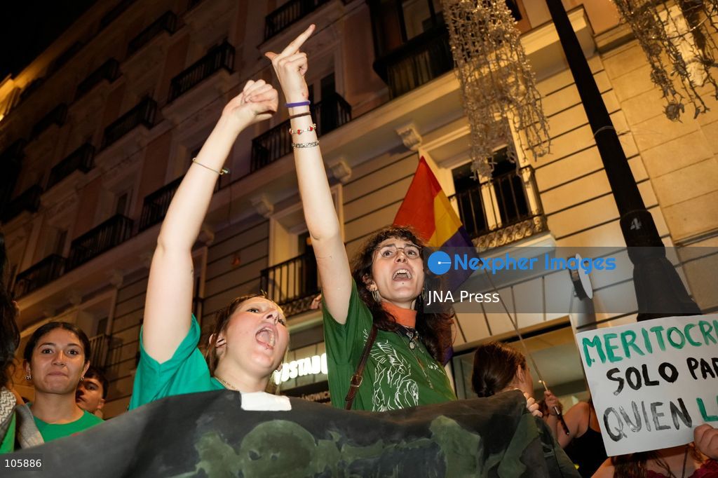 MADRID, SPAIN, OCTOBER 14, 2026: Teachers and students march through Madrid demanding better funding and improved conditions in public education. The demonstration takes place on the first day of an indefinite strike by non-university teachers across the Madrid region, with university staff and students joining a one-day solidarity stoppage. Photo by Mario Moron / JNA Press. (Photo by Mario Morón/JNA Press via Nexpher Images)