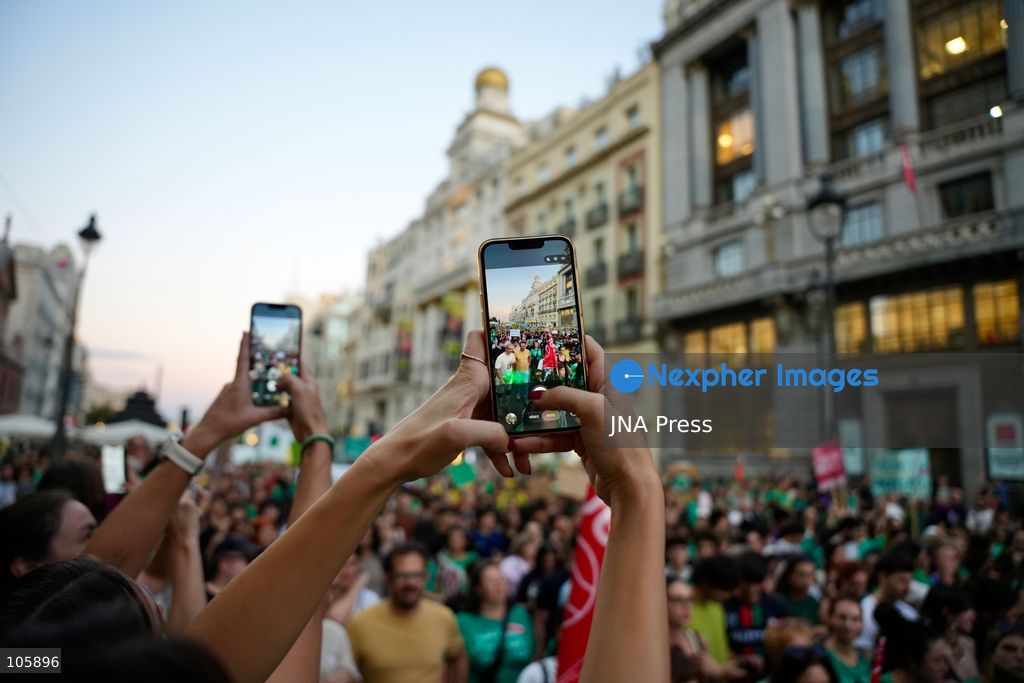 MADRID, SPAIN, OCTOBER 14, 2026: Teachers and students march through Madrid demanding better funding and improved conditions in public education. The demonstration takes place on the first day of an indefinite strike by non-university teachers across the Madrid region, with university staff and students joining a one-day solidarity stoppage. Photo by Mario Moron / JNA Press. (Photo by Mario Morón/JNA Press via Nexpher Images)