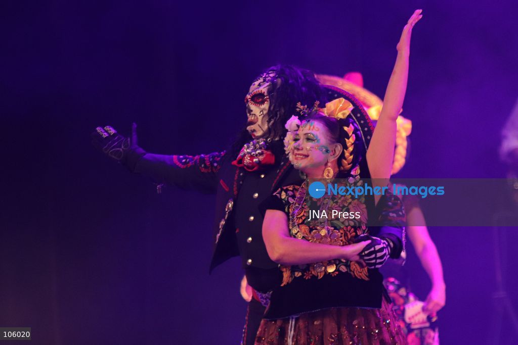 MEXICO CITY, MEXICO, OCTOBER 14, 2026: Participants present elaborate costumes and Catrina-inspired makeup during “Catrinas Contemporáneas: Por amor a México” at the Teatro de la Ciudad Esperanza Iris in Mexico City. The show combines fashion and performance with Day of the Dead traditions to explore Mexican cultural identity. Photo by Carlos Santiago / JNA Press. (Photo by Carlos Santiago/JNA Press via Nexpher Images)
