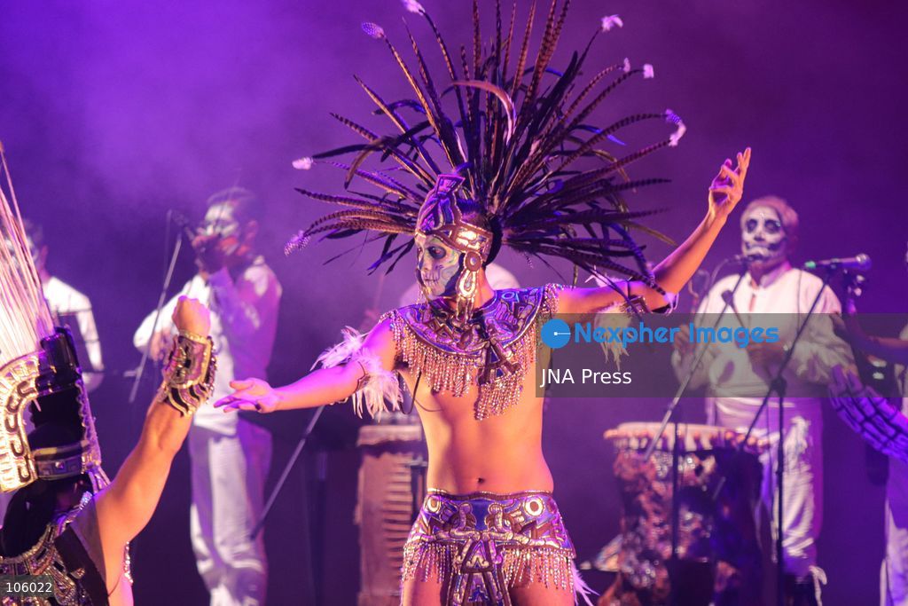 MEXICO CITY, MEXICO, OCTOBER 14, 2026: Participants present elaborate costumes and Catrina-inspired makeup during “Catrinas Contemporáneas: Por amor a México” at the Teatro de la Ciudad Esperanza Iris in Mexico City. The show combines fashion and performance with Day of the Dead traditions to explore Mexican cultural identity. Photo by Carlos Santiago / JNA Press. (Photo by Carlos Santiago/JNA Press via Nexpher Images)