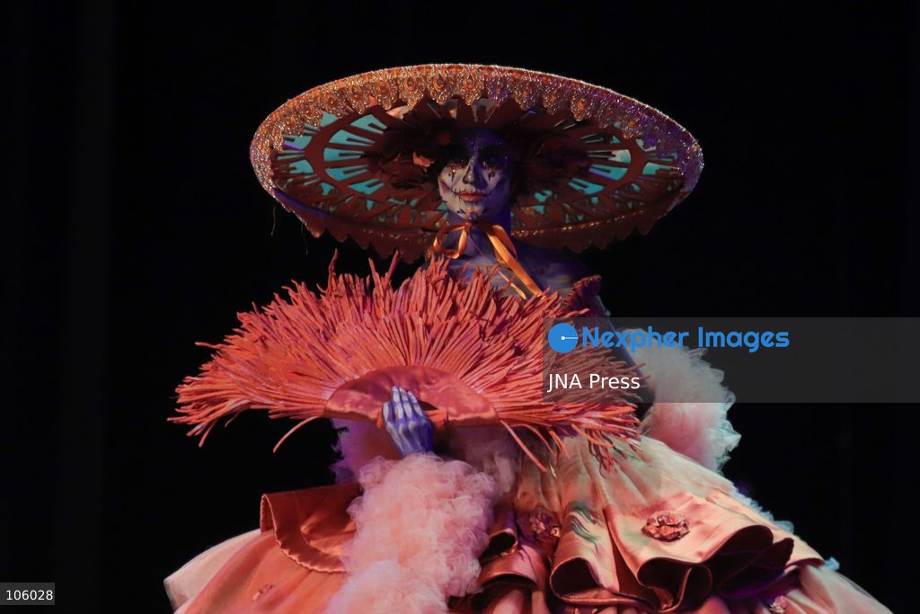 MEXICO CITY, MEXICO, OCTOBER 14, 2026: Participants present elaborate costumes and Catrina-inspired makeup during “Catrinas Contemporáneas: Por amor a México” at the Teatro de la Ciudad Esperanza Iris in Mexico City. The show combines fashion and performance with Day of the Dead traditions to explore Mexican cultural identity. Photo by Carlos Santiago / JNA Press. (Photo by Carlos Santiago/JNA Press via Nexpher Images)
