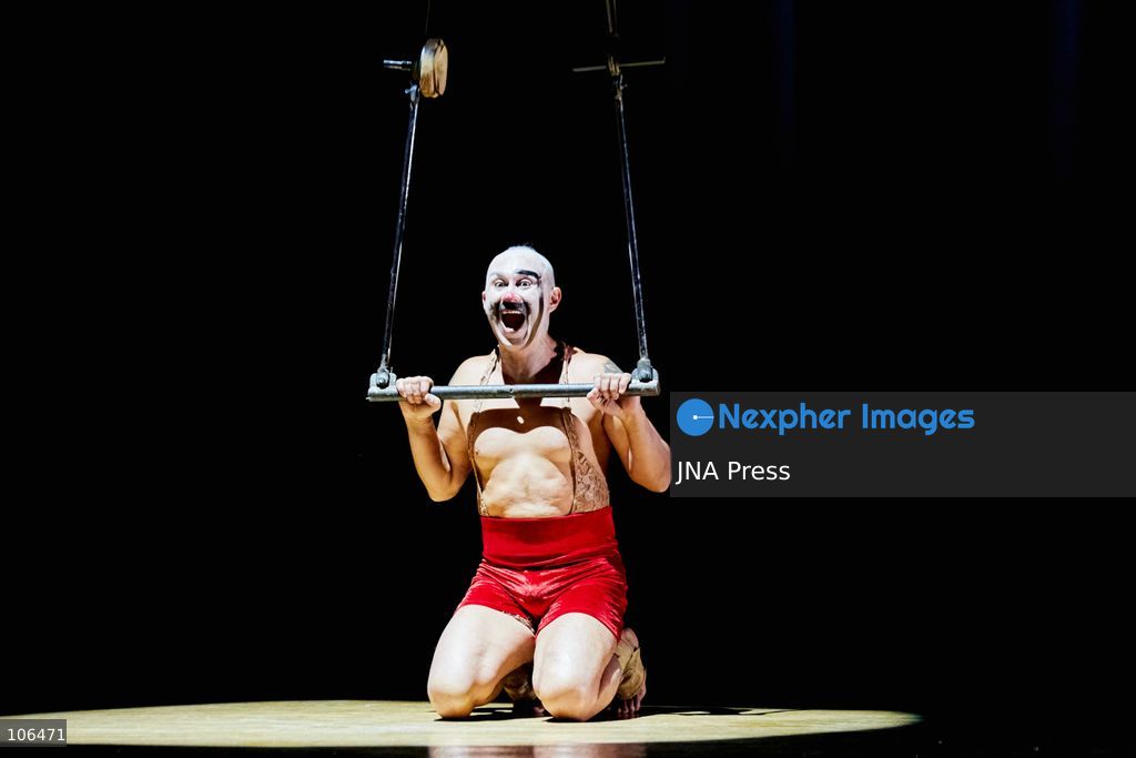 MEXICO CITY, MEXICO, OCTOBER 15, 2026: Colombian company Dúo Réquiem performs “La Carpanta” at the Teatro del Pueblo during the Mayotzincuepa International Circus Festival. The contemporary circus show combines traditional circus techniques with acrobatics and physical storytelling. Photo by Juan Pérez / JNA Press. (Photo by Juan Perez Puente/JNA Press via Nexpher Images)