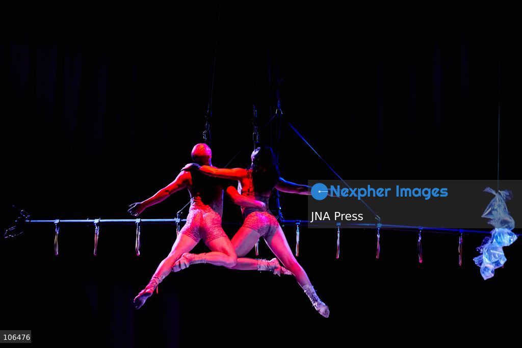 MEXICO CITY, MEXICO, OCTOBER 15, 2026: Colombian company Dúo Réquiem performs “La Carpanta” at the Teatro del Pueblo during the Mayotzincuepa International Circus Festival. The contemporary circus show combines traditional circus techniques with acrobatics and physical storytelling. Photo by Juan Pérez / JNA Press. (Photo by Juan Perez Puente/JNA Press via Nexpher Images)