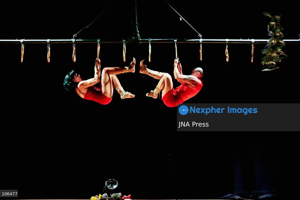 MEXICO CITY, MEXICO, OCTOBER 15, 2026: Colombian company Dúo Réquiem performs “La Carpanta” at the Teatro del Pueblo during the Mayotzincuepa International Circus Festival. The contemporary circus show combines traditional circus techniques with acrobatics and physical storytelling. Photo by Juan Pérez / JNA Press. (Photo by Juan Perez Puente/JNA Press via Nexpher Images)