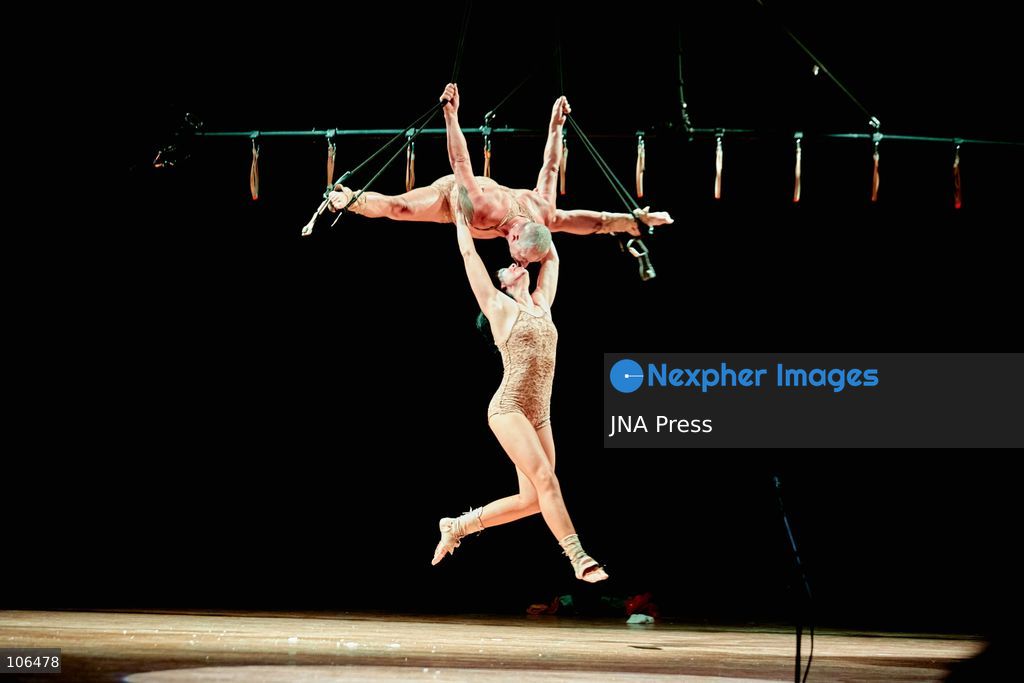 MEXICO CITY, MEXICO, OCTOBER 15, 2026: Colombian company Dúo Réquiem performs “La Carpanta” at the Teatro del Pueblo during the Mayotzincuepa International Circus Festival. The contemporary circus show combines traditional circus techniques with acrobatics and physical storytelling. Photo by Juan Pérez / JNA Press. (Photo by Juan Perez Puente/JNA Press via Nexpher Images)