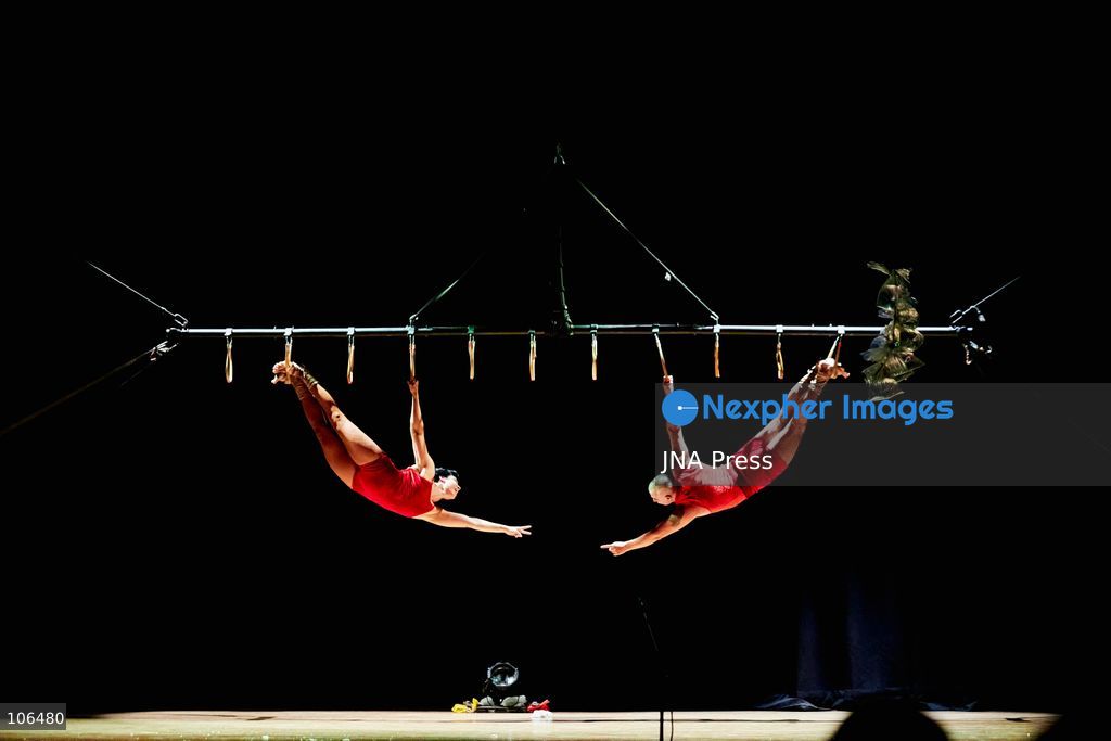MEXICO CITY, MEXICO, OCTOBER 15, 2026: Colombian company Dúo Réquiem performs “La Carpanta” at the Teatro del Pueblo during the Mayotzincuepa International Circus Festival. The contemporary circus show combines traditional circus techniques with acrobatics and physical storytelling. Photo by Juan Pérez / JNA Press. (Photo by Juan Perez Puente/JNA Press via Nexpher Images)