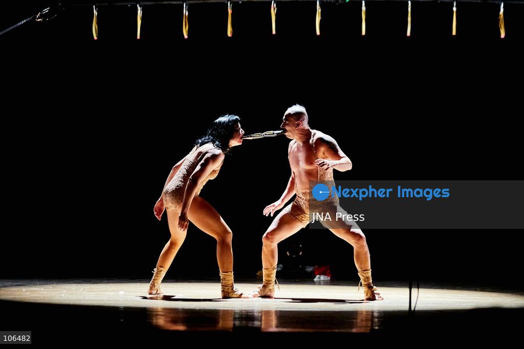 MEXICO CITY, MEXICO, OCTOBER 15, 2026: Colombian company Dúo Réquiem performs “La Carpanta” at the Teatro del Pueblo during the Mayotzincuepa International Circus Festival. The contemporary circus show combines traditional circus techniques with acrobatics and physical storytelling. Photo by Juan Pérez / JNA Press. (Photo by Juan Perez Puente/JNA Press via Nexpher Images)