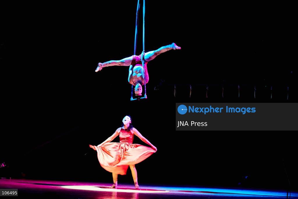 TOP PICS - MEXICO CITY, MEXICO, OCTOBER 15, 2026: Colombian company Dúo Réquiem performs “La Carpanta” at the Teatro del Pueblo during the Mayotzincuepa International Circus Festival. The contemporary circus show combines traditional circus techniques with acrobatics and physical storytelling. Photo by Juan Pérez / JNA Press. (Photo by Juan Perez Puente/JNA Press via Nexpher Images)